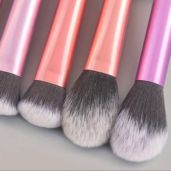 Makeup Sponge and Brush Set with Pink Heart Cosmetic or Travel Bag - Picture 8 of 11